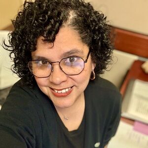 Meet your Posher, Yesenia